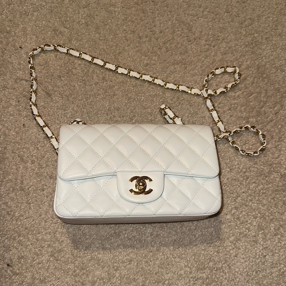 white chanel purse